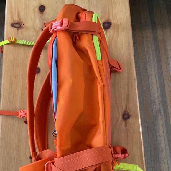 ⛷️NWT: HELLY HANSEN - Ski Backpack - Picture 13 of 14